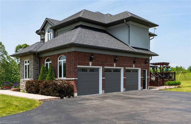 100 Chesswood Trail