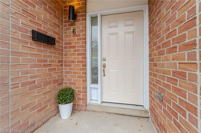 6 - 40 Summercrest Drive