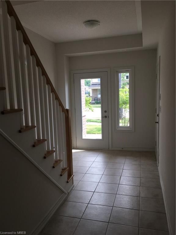 UPPER - 40 Sky Harbour Drive