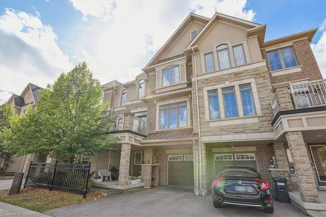 2572 Grand Oak Trail