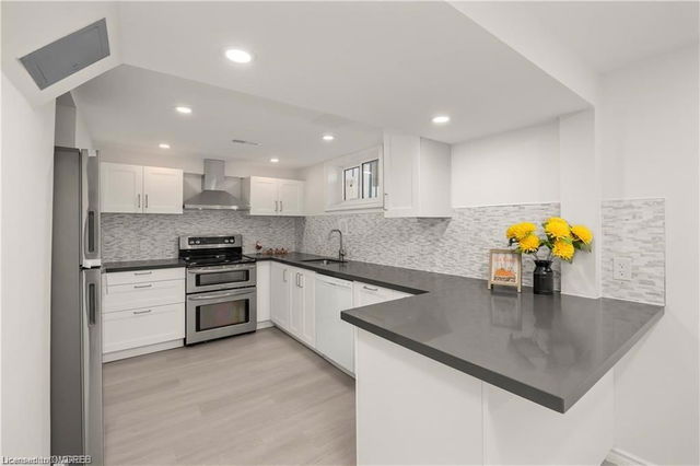 Lower Unit - 60 Champlain Avenue