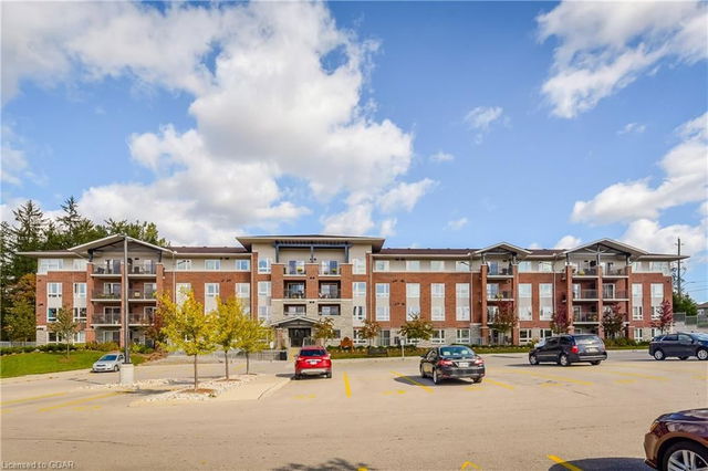 310 - 645 St David Street