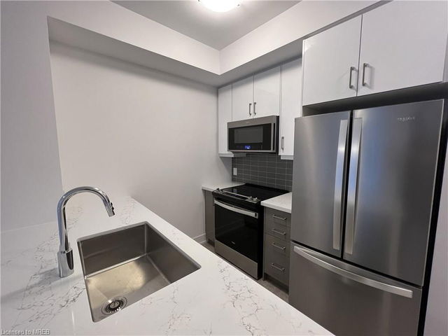 460 Dundas Street