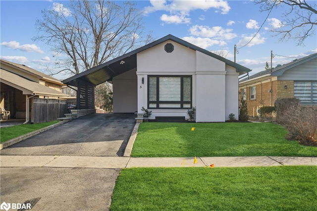 5 Westhampton Drive