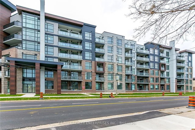 607 - 600 North Service Road