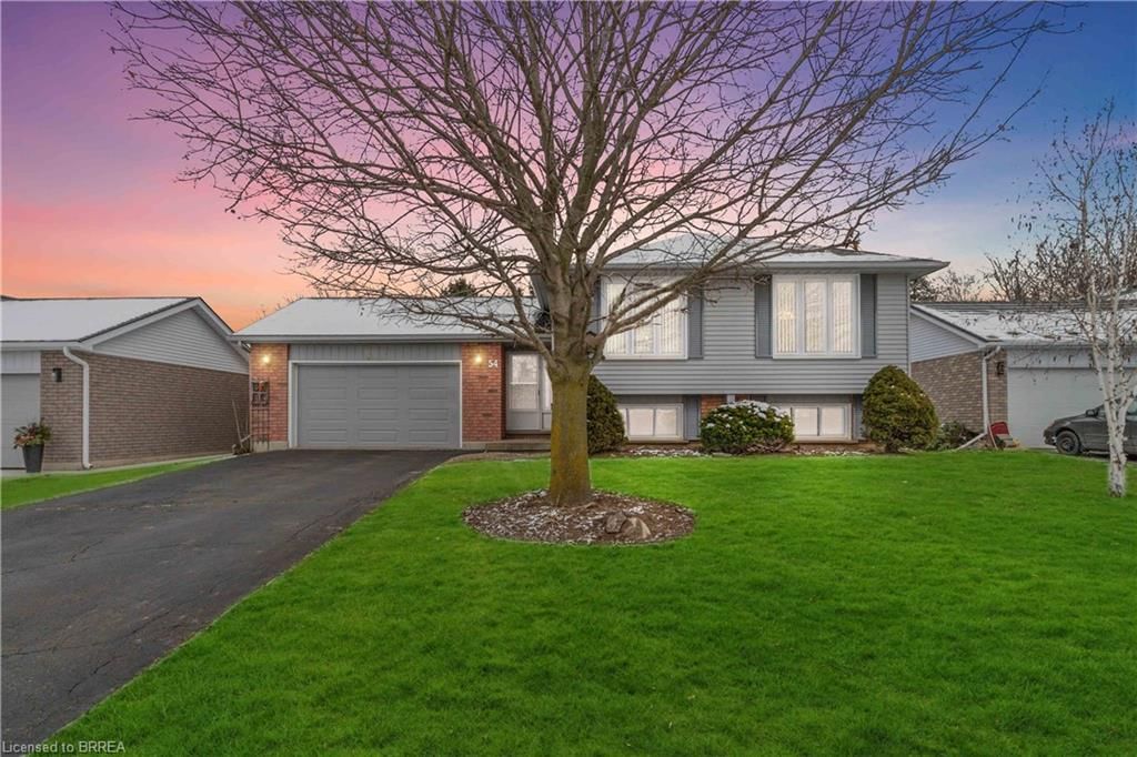 Single Family Residence sold at 54 Windsor Drive, St. George, ON, N0E 1N0 - St. George - MLS: 40522730