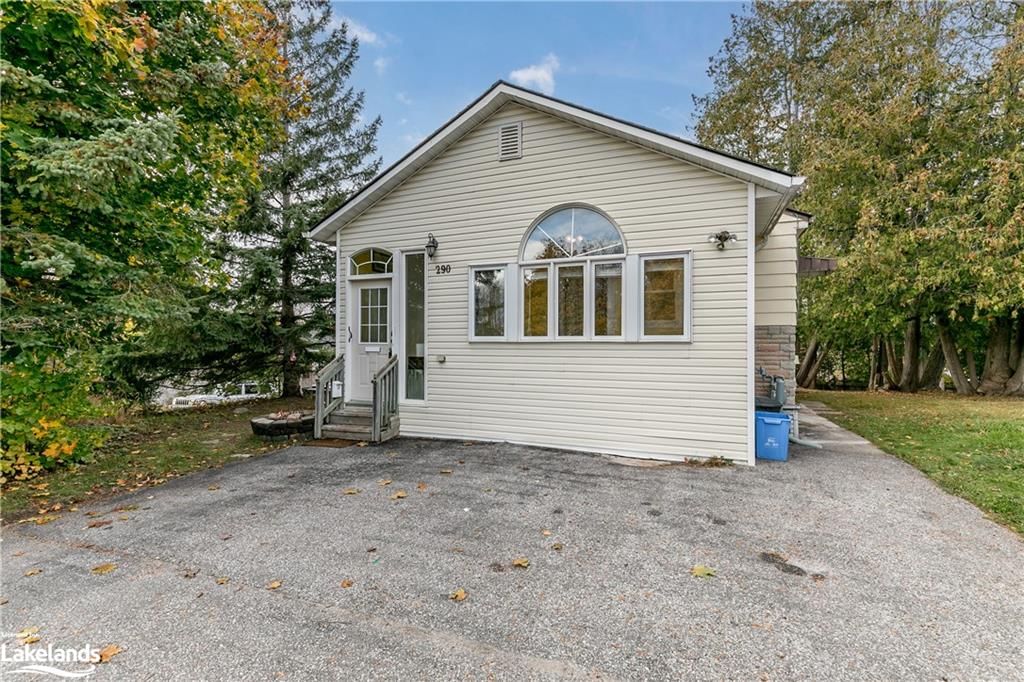 Single Family Residence sold at 290 Barrie Road, Orillia, ON, L3V 2R6 - West Ward - MLS: 40528667