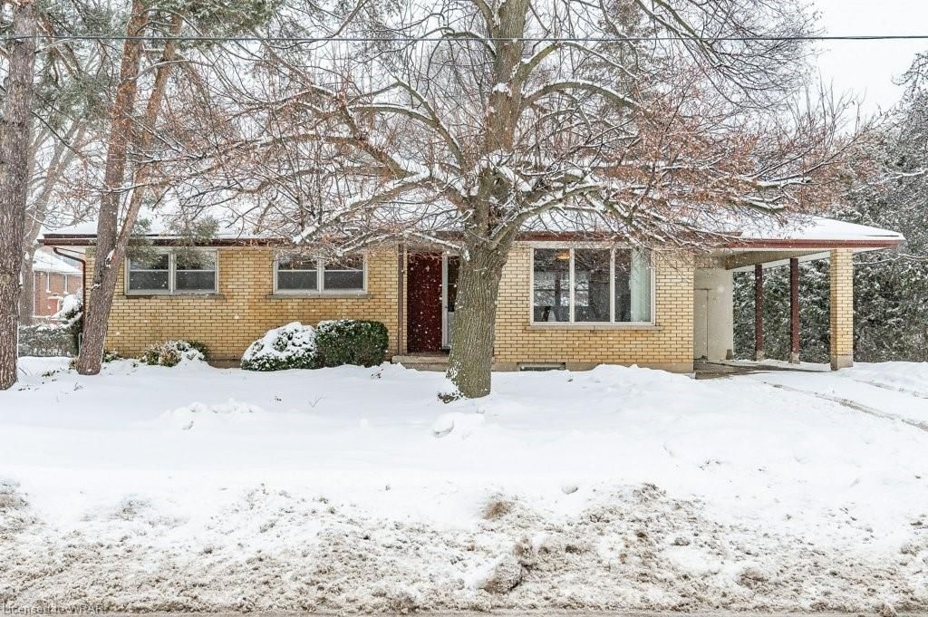 Single Family Residence sold at 4 First Street, Elmira, ON, N3B 1H1 - Elmira - MLS: 40530659