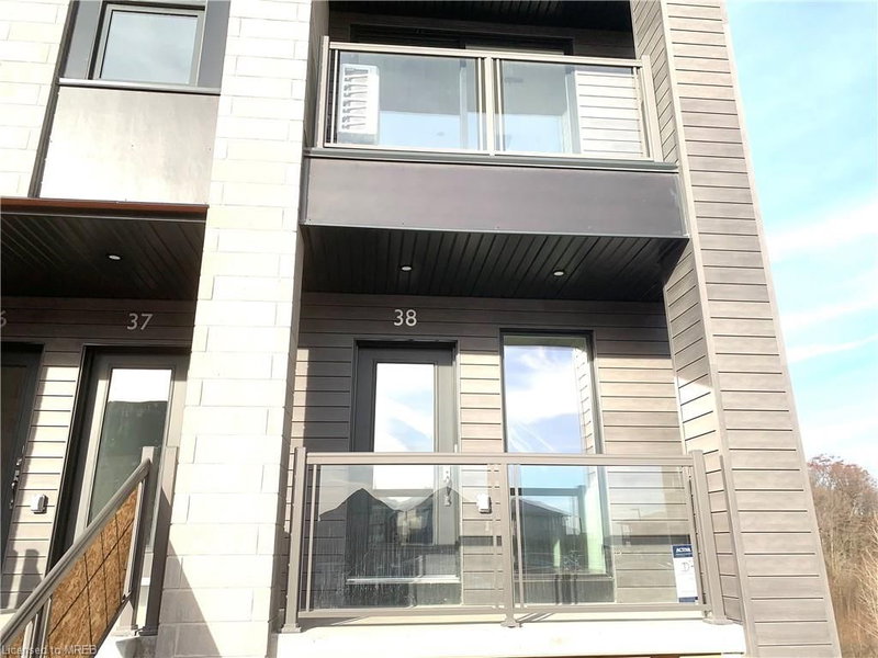 D-038 - 261 Woodbine Avenue