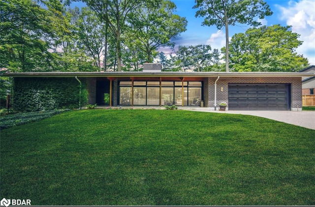 16 Crestwood Drive