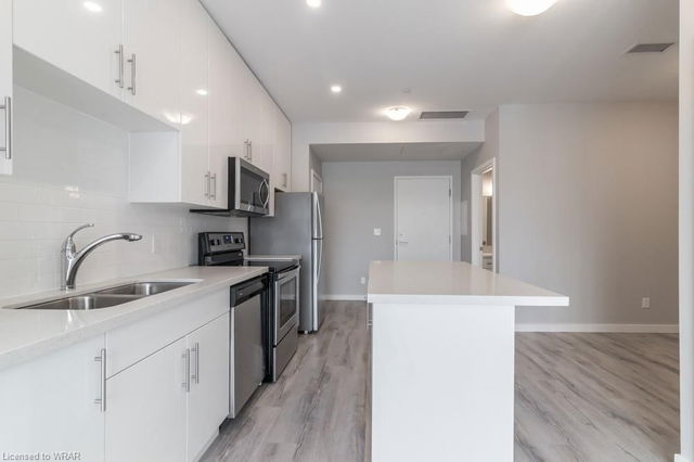 223 - 690 King Street W