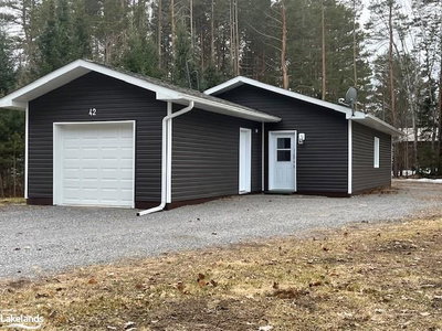Single Family Residence sold at 42 Murray Street, Sundridge, ON, P0A 1Z0 - Sundridge - MLS: 40543639
