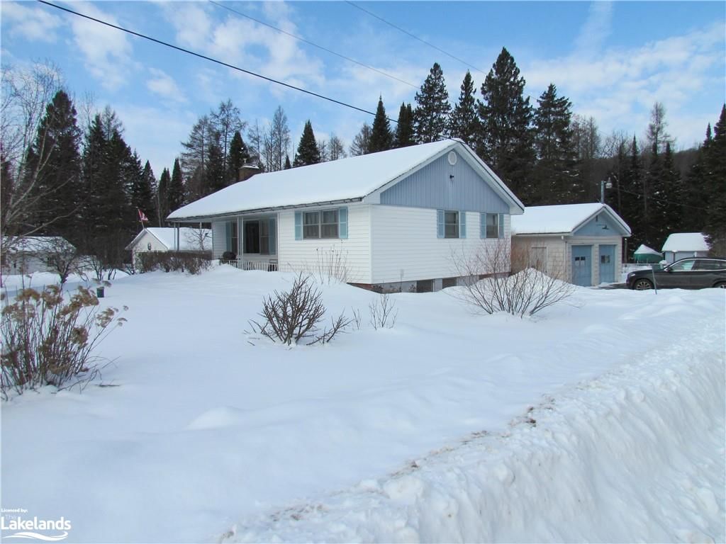 Single Family Residence sold at 8 Horseshoe Lane, Katrine, ON, P0A 1L0 - Katrine - MLS: 40543880