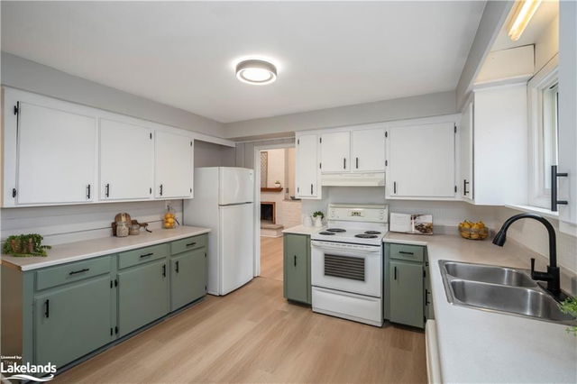 255 Robins Point Road