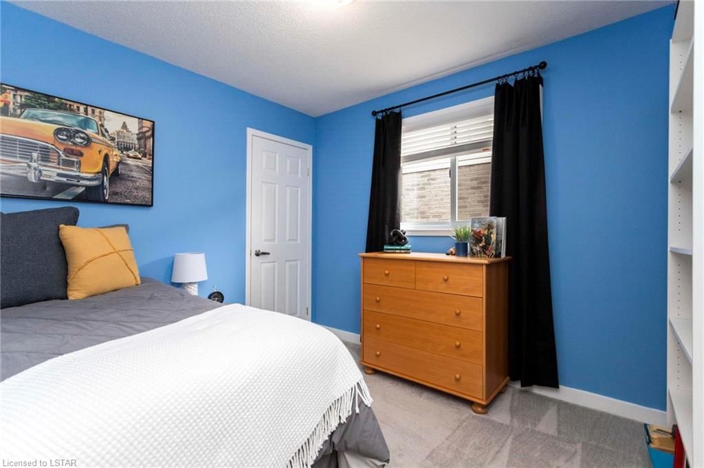 Single Family Residence sold at 42 Hickory Boulevard, Strathroy, ON, N7G 4E9 - SE - MLS: 40548601