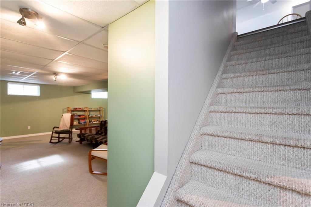 Single Family Residence sold at 42 Hickory Boulevard, Strathroy, ON, N7G 4E9 - SE - MLS: 40548601