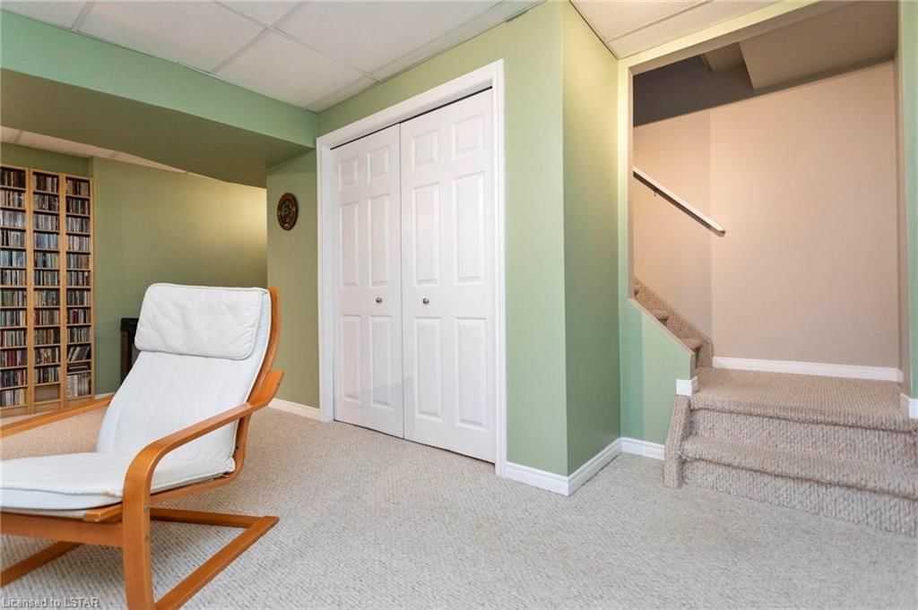 Single Family Residence sold at 42 Hickory Boulevard, Strathroy, ON, N7G 4E9 - SE - MLS: 40548601