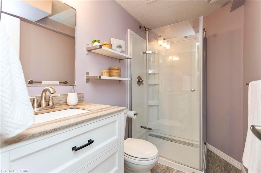 Single Family Residence sold at 42 Hickory Boulevard, Strathroy, ON, N7G 4E9 - SE - MLS: 40548601