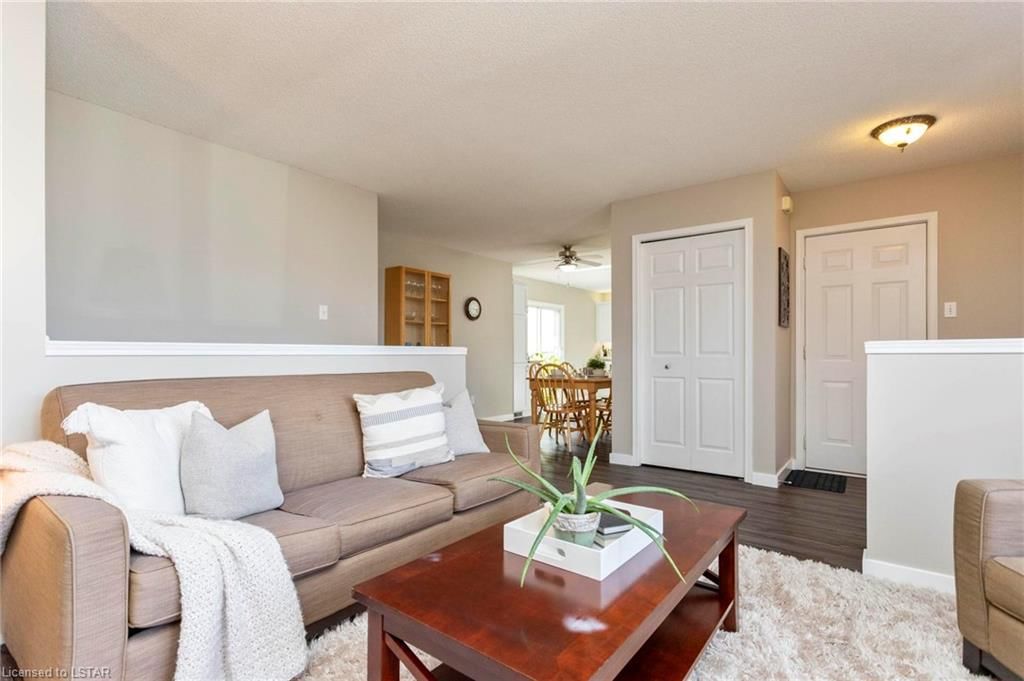 Single Family Residence sold at 42 Hickory Boulevard, Strathroy, ON, N7G 4E9 - SE - MLS: 40548601