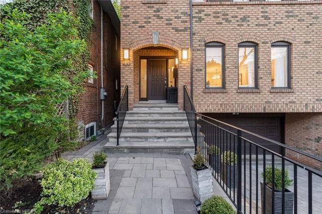 44 Duplex Avenue