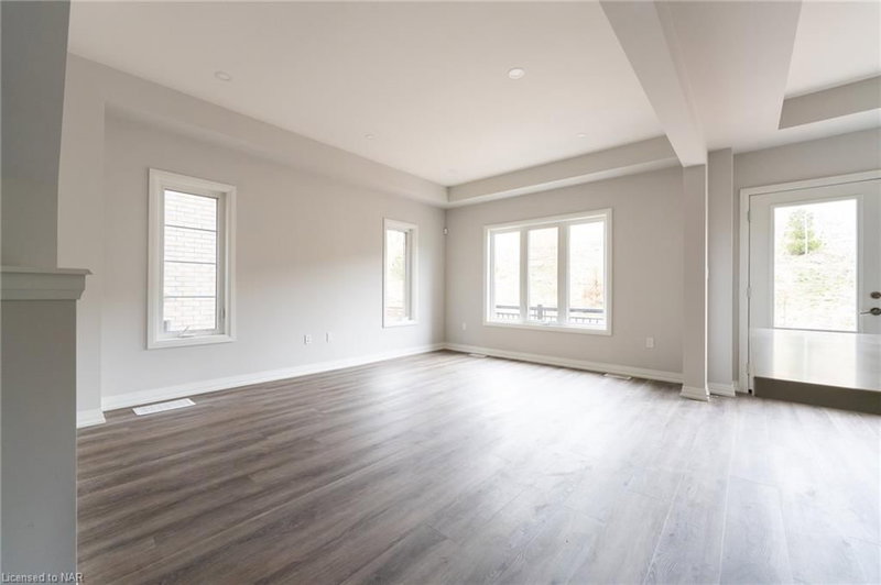 17 - 4552 Portage Road