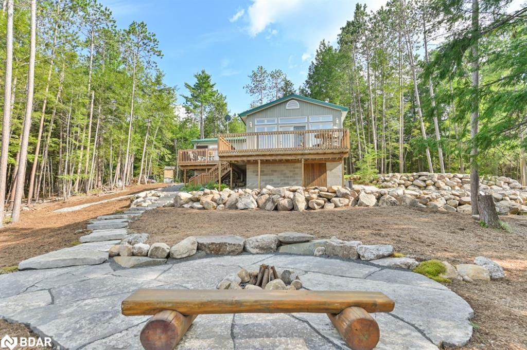 Single Family Residence sold at 660 Thirty Island Road, Cloyne, ON, K0H 1L0 - Addington Highlands - MLS: 40574135