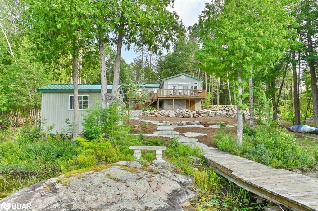 Single Family Residence sold at 660 Thirty Island Road, Cloyne, ON, K0H 1L0 - Addington Highlands - MLS: 40574135