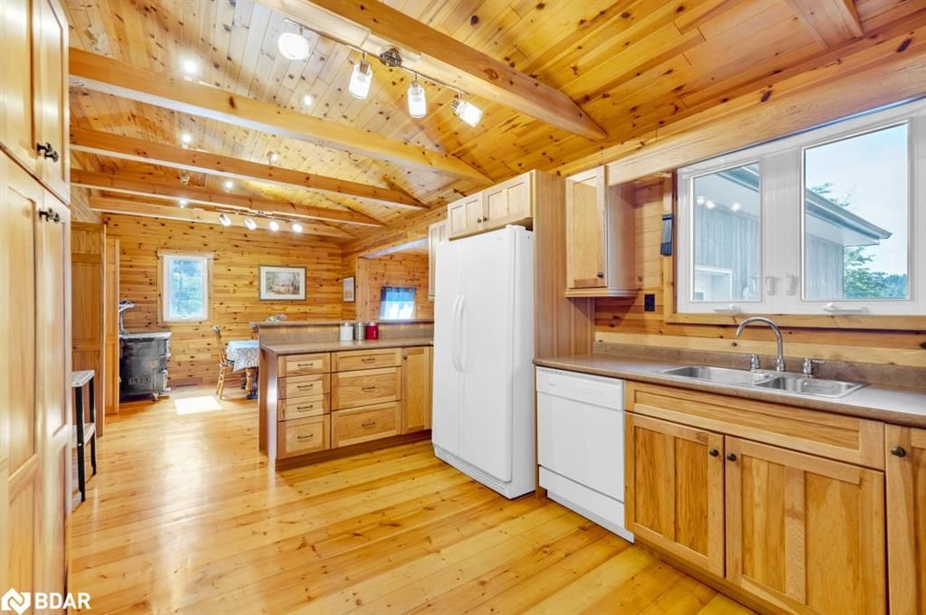 Single Family Residence sold at 660 Thirty Island Road, Cloyne, ON, K0H 1L0 - Addington Highlands - MLS: 40574135