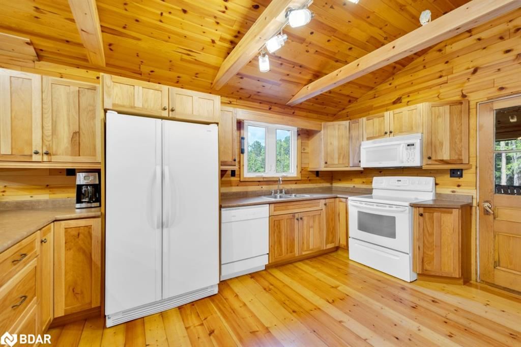 Single Family Residence sold at 660 Thirty Island Road, Cloyne, ON, K0H 1L0 - Addington Highlands - MLS: 40574135