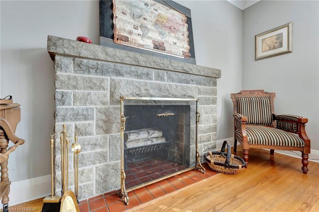 Single Family Residence sold at 73 Franklin Street, Brantford, ON, N3R 1T3 - Henderson - MLS: 40582000