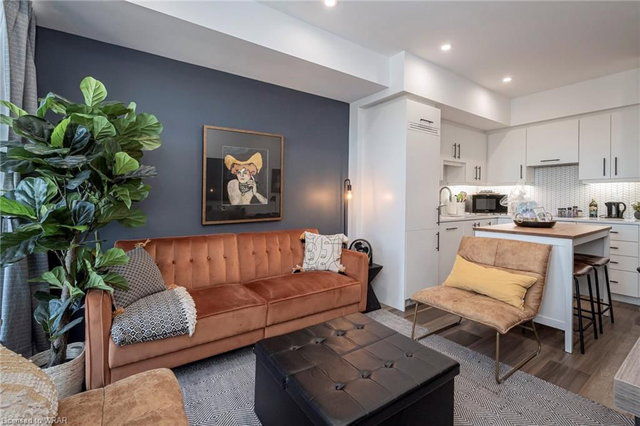 411 - 5 Wellington Street S