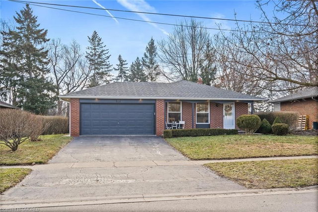 30 Regan Crescent