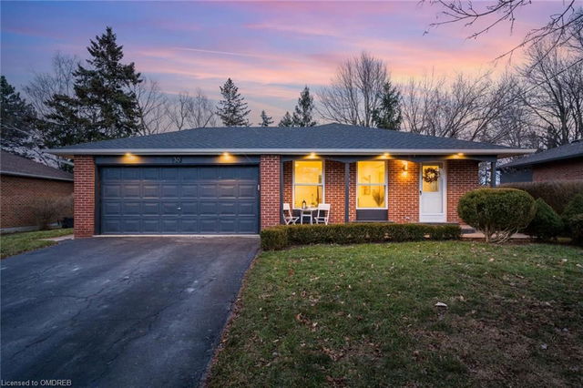30 Regan Crescent