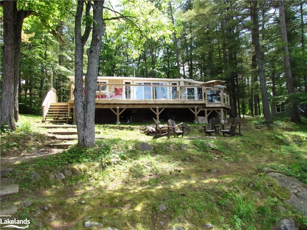 Single Family Residence sold at 1105 Turtle Lake Road, Gravenhurst, ON, P1P 1R6 - Gravenhurst - MLS: 40600453
