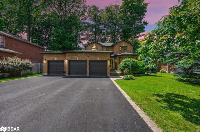33 Glen Oak Court