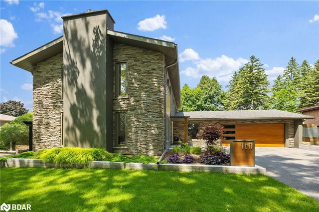 10 Shoreview Drive