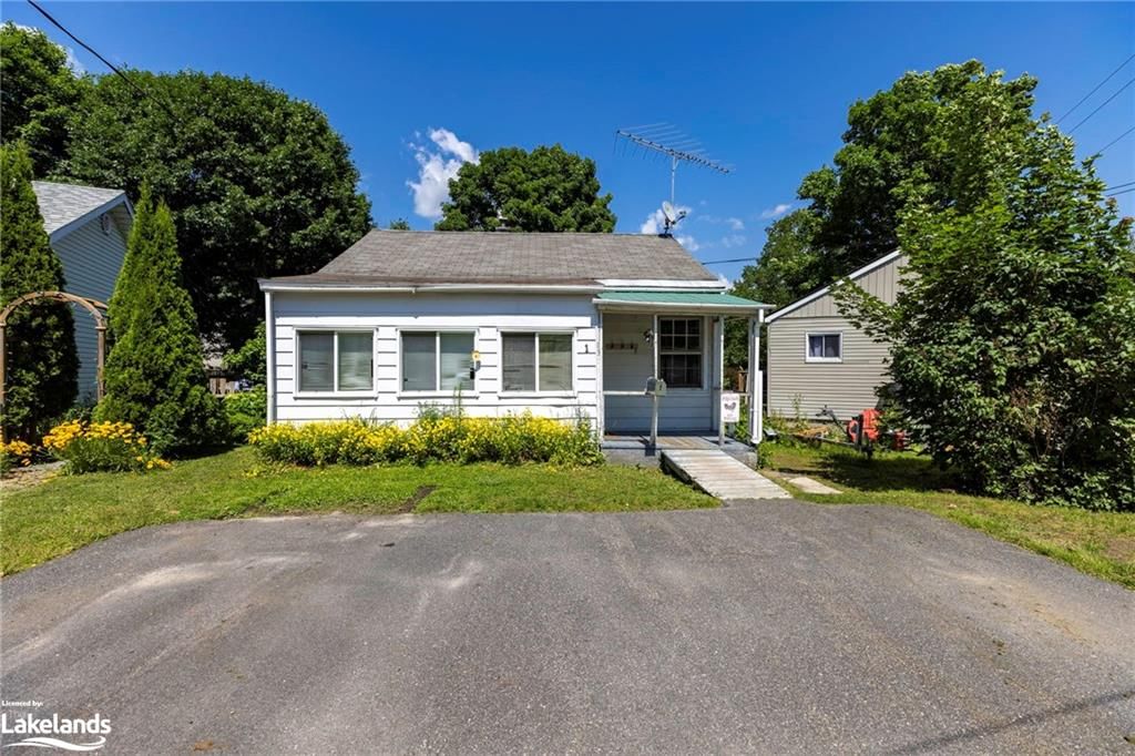 Single Family Residence sold at 1 Elizabeth Court, Parry Sound, ON, P2A 1P3 - Parry Sound - MLS: 40610305