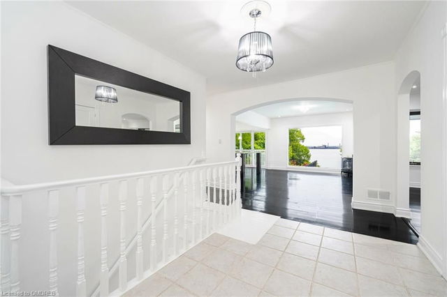 258 Northshore Boulevard W