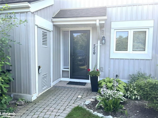 550 Oxbow Crescent