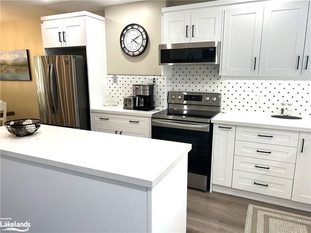 550 Oxbow Crescent