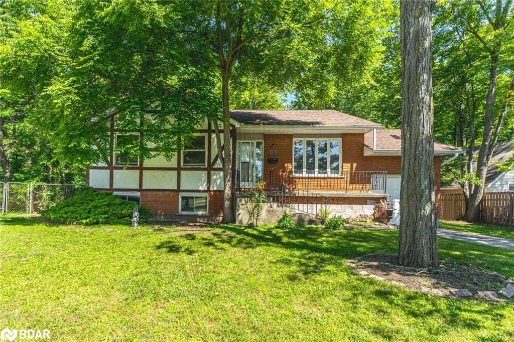 Single Family Residence sold at 19 Summerset Place, Angus, ON, L0M 1B2 - Angus - MLS: 40623965