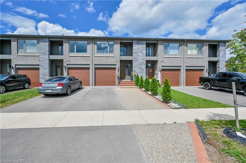 8 Bedrock Drive, Hamilton, Ontario (MLS 40625056)