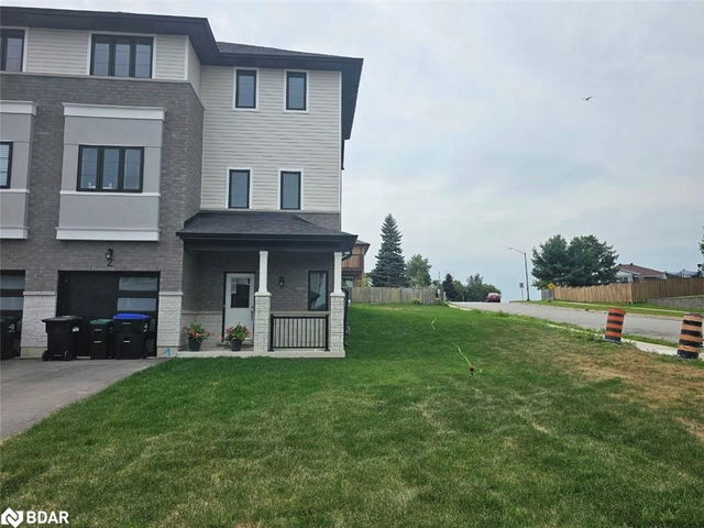 2 Lahey Crescent
