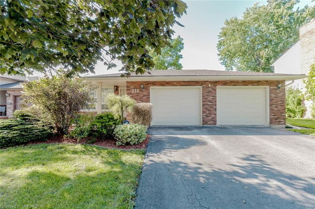 211 Leaside Drive