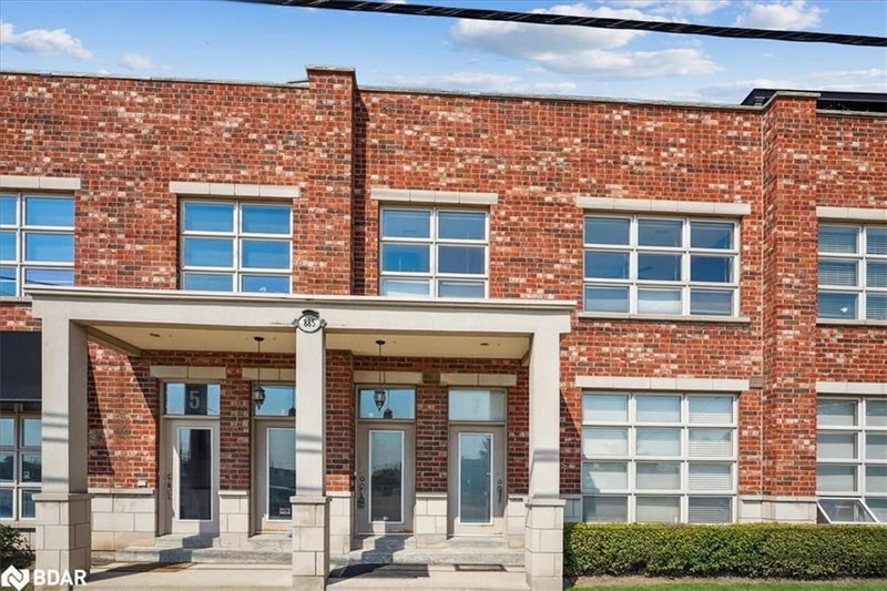 8 - 885 Lakeshore Road E