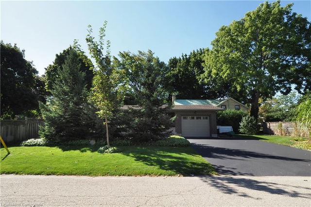 2 University Avenue