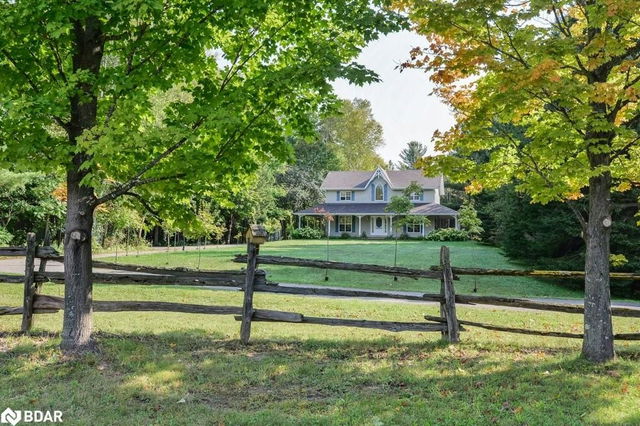 1390 Warminster Sideroad