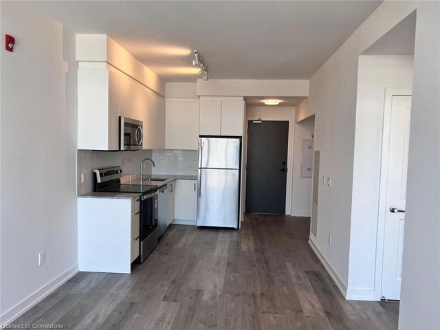 521 - 1010 Dundas Street