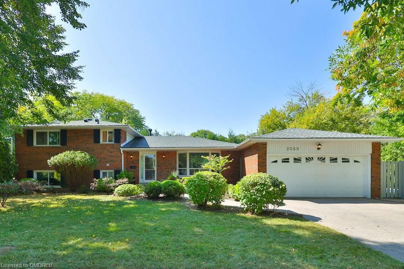 2069 Thornlea Drive, Oakville, Ontario (MLS 40650951)