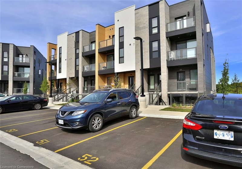 52 - 261 Woodbine Avenue